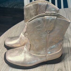 Wonder Nation Kids Boots in Shimmering pale pink